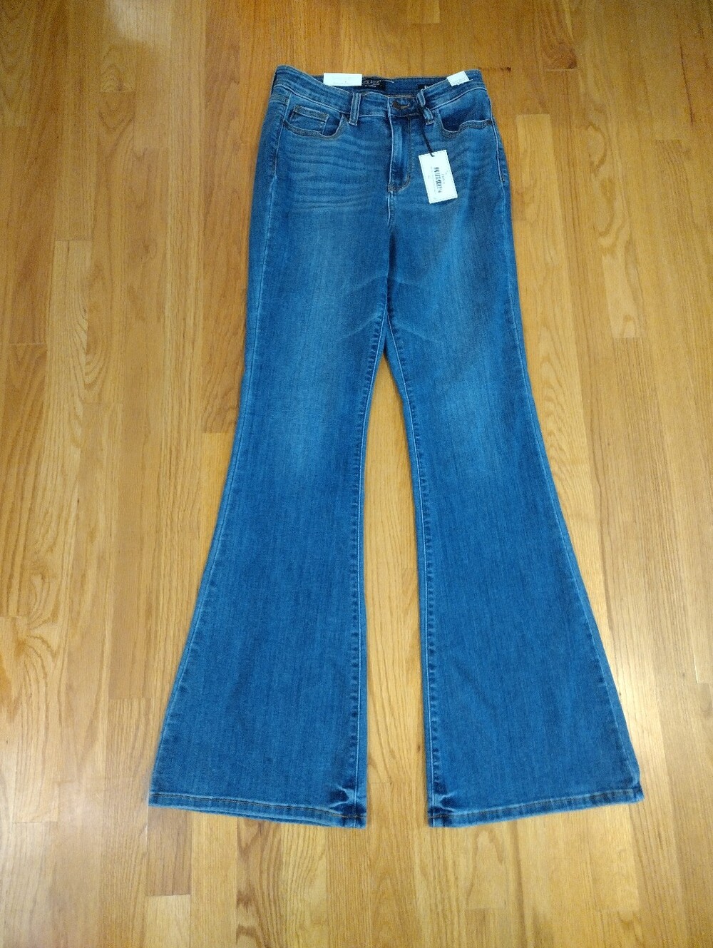 Judy Blue Classic Flare Jeans High Waist Medium Wash Denim Size 2 28 Boho NWT - Picture 2 of 6